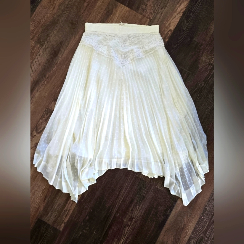 NWT Olivaceous Elegant Cream Lace Women's Skirt